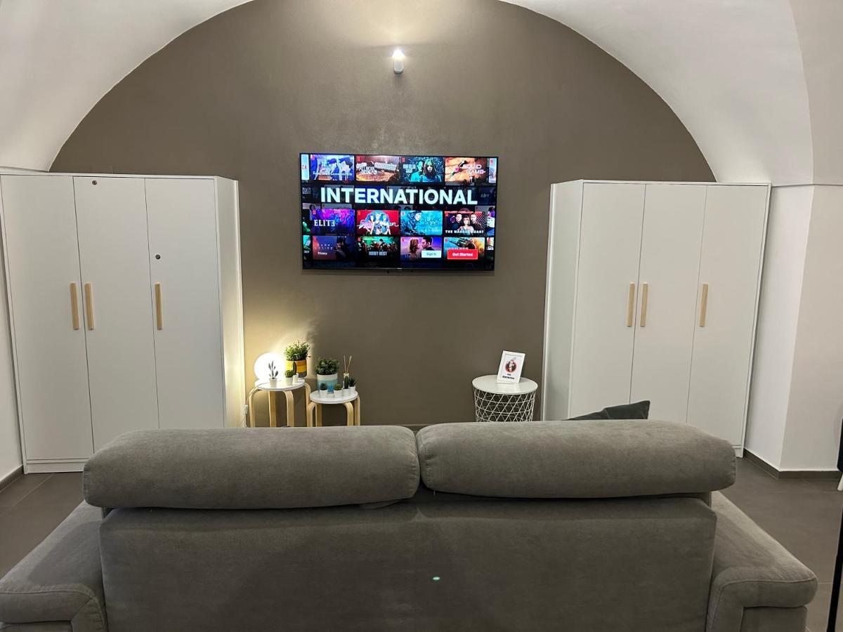 Archome Luxury Apartment บรินดิซิ ภายนอก รูปภาพ