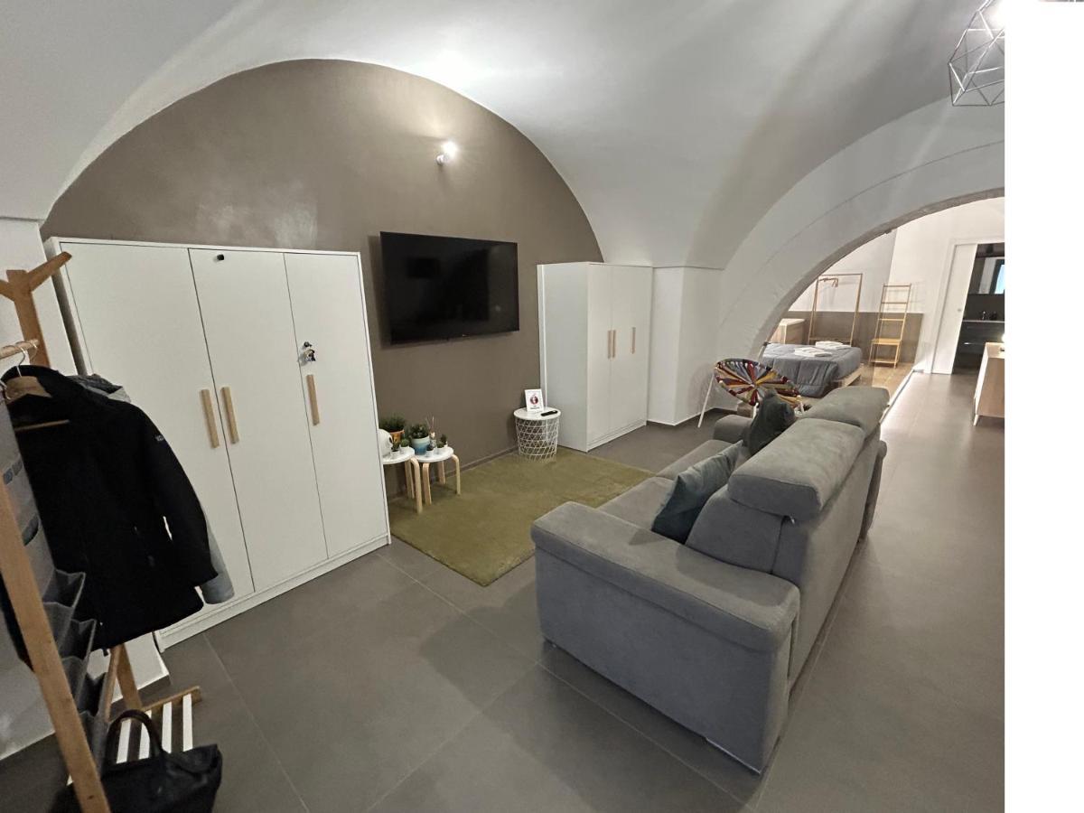 Archome Luxury Apartment บรินดิซิ ภายนอก รูปภาพ